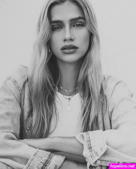 Sarah Hands OnlyFans Thumbnail #JZXPxp1i4G