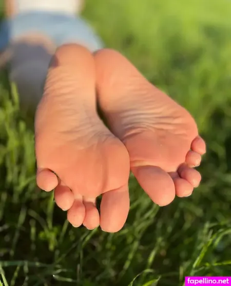 Sarah Heels World OnlyFans Thumbnail #yNnFUdHm9C