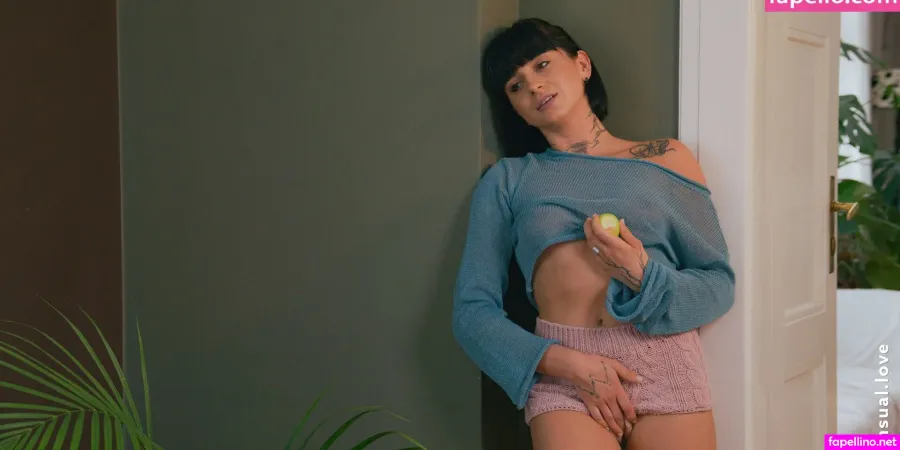 Sarah Heizel OnlyFans Thumbnail #wVfCcnaLId