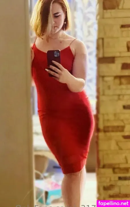 Sarah Holland OnlyFans Thumbnail #22YC622n2X