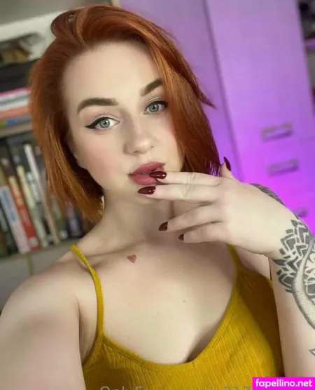 Sarah Holland OnlyFans Thumbnail #N3K5gZ0ZuK