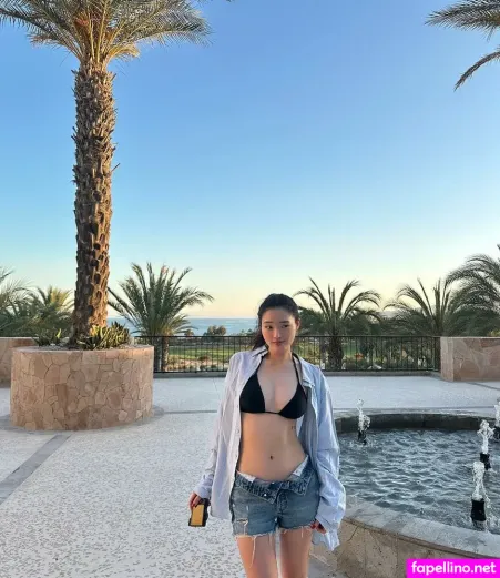 Sarah Hwang OnlyFans Thumbnail #AdIBvKM8nW