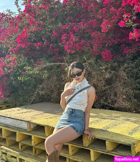 Sarah Hwang OnlyFans Thumbnail #CqHbwX7Ep7