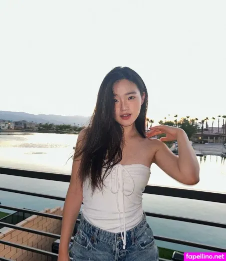 Sarah Hwang OnlyFans Thumbnail #QH1Y3Cob4j