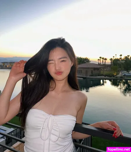 Sarah Hwang OnlyFans Thumbnail #YuE4wzHtON