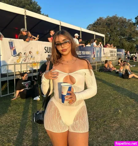 Sarah Jane Boas OnlyFans Thumbnail #JXUnOrqch0