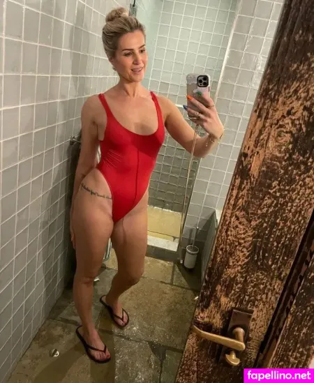 Sarah Jayne OnlyFans Thumbnail #GOoPXYMXt8