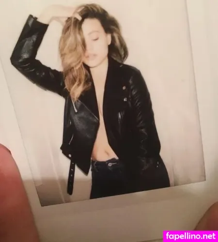 Sarah Jeffery OnlyFans Thumbnail #KtFRWXSNDw