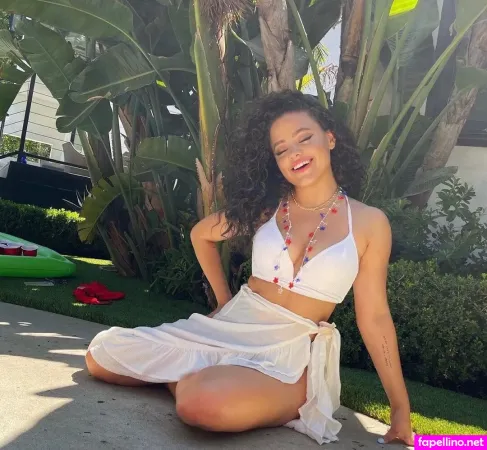 Sarah Jeffery OnlyFans Thumbnail #si0rvHUZmW