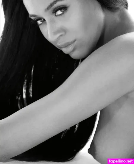 Sarah Joelle Jahnel OnlyFans Thumbnail #JxCBTXR7Mr