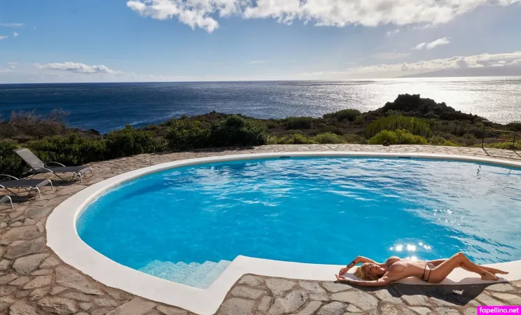 Sarah Kern OnlyFans Thumbnail #NBIGCq6Uk8