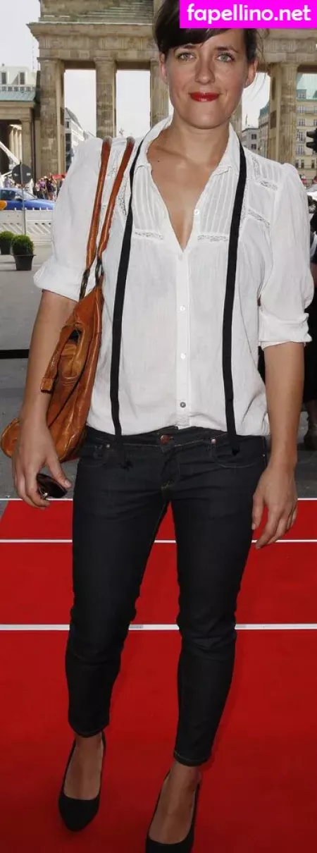 Sarah Kuttner OnlyFans Thumbnail #0NXFUkAtf4