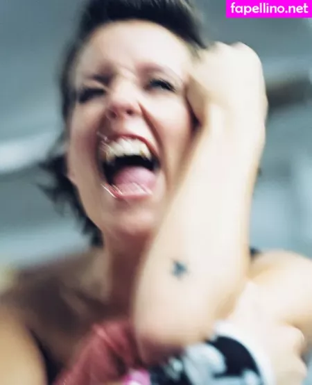 Sarah Kuttner OnlyFans Thumbnail #Dub3uT2IdZ