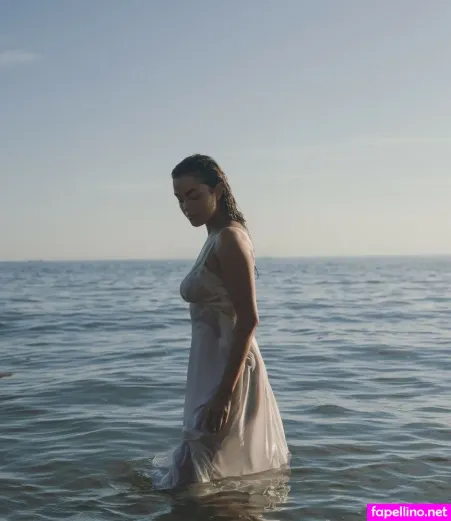 Sarah Lewis OnlyFans Thumbnail #xqvWPXarMt