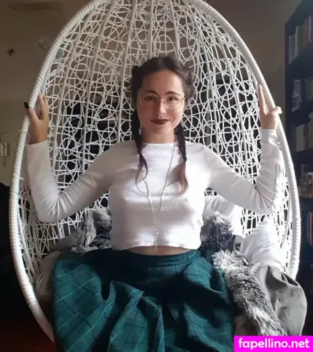 Sarah Lilly OnlyFans Thumbnail #UFxDuz7g3v