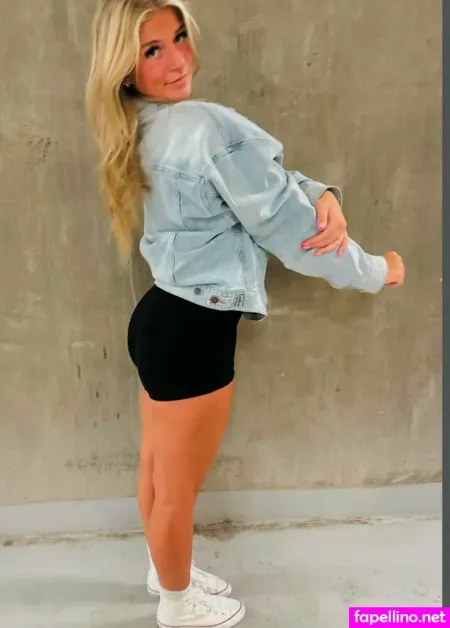 Sarah Lindstrom 1 OnlyFans Thumbnail #aMih70sfc3