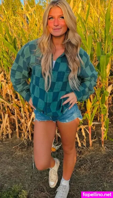 Sarah Lindstrom 1 OnlyFans Thumbnail #v3r899pFob