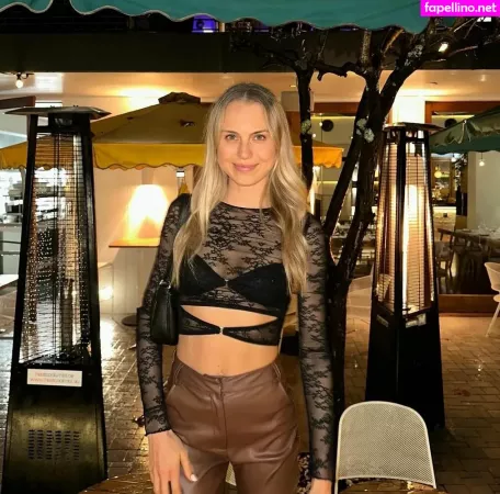 Sarah Lloyd OnlyFans Thumbnail #5vvfq21Pnt