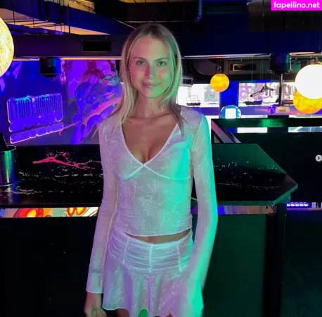 Sarah Lloyd OnlyFans Thumbnail #ZjqHYuZ2o2