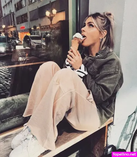 Sarah Mangione OnlyFans Thumbnail #9rnxWjG2tS