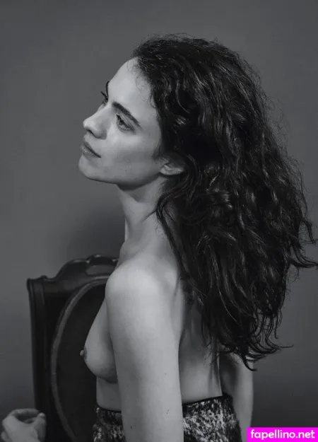 Sarah Margaret Qualley OnlyFans Thumbnail #pRWFpYAbJ1