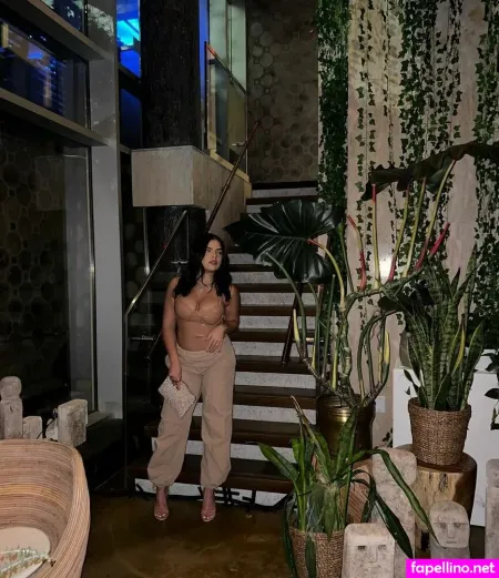 Sarah Marianne OnlyFans Thumbnail #LD9CUXcaKr