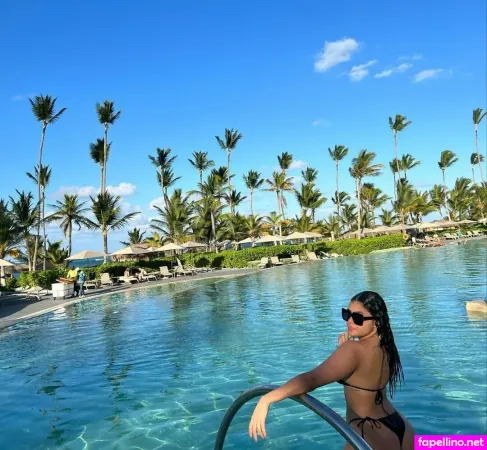Sarah Marianne OnlyFans Thumbnail #Oc7oQ0pkBi