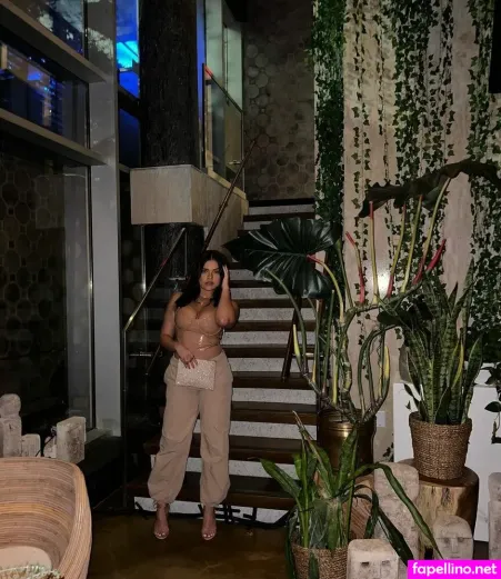 Sarah Marianne OnlyFans Thumbnail #h2X1ynwhVV