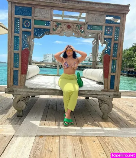 Sarah Marianne OnlyFans Thumbnail #l5n9HLrwT7