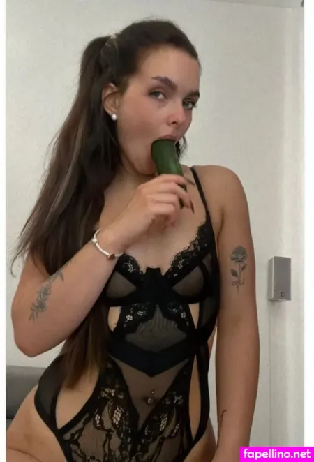 Sarah Monroe 3 OnlyFans Thumbnail #vORqNOn3O7