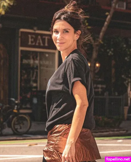 Sarah Oliveira OnlyFans Thumbnail #HYEsk8gEqV