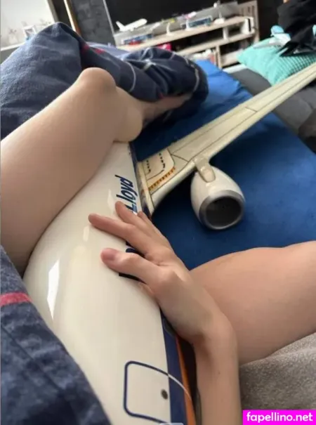 Sarah Rodo OnlyFans Thumbnail #Id6m4u2xZu