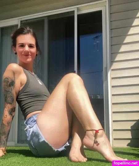 Sarah Sizzle OnlyFans Thumbnail #U5BkhrC9NO