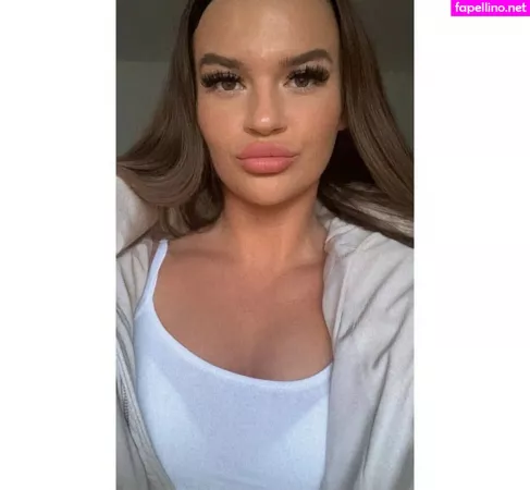 Sarah Slavo OnlyFans Thumbnail #E9sXSovyJf