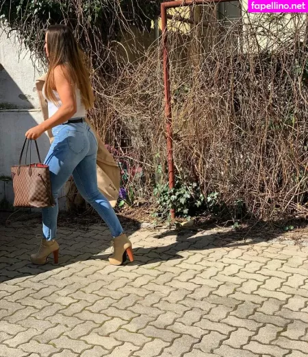 Sarah Slavo OnlyFans Thumbnail #zE1Cxe1VcS