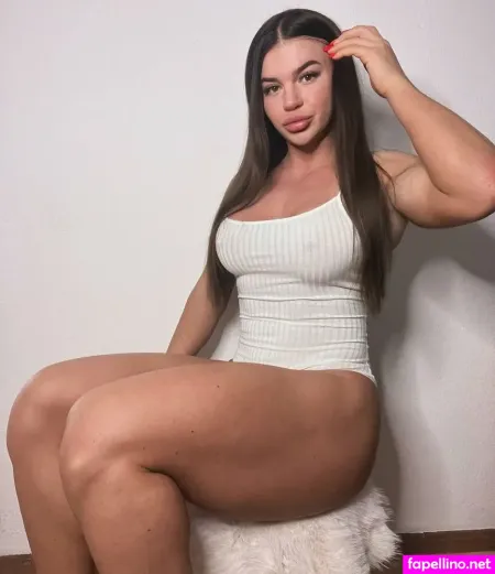 Sarah Slavotinek OnlyFans Thumbnail #hC7kSaFRRy
