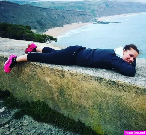 Sarah Tkotsch OnlyFans Thumbnail #CBitBRD9lF