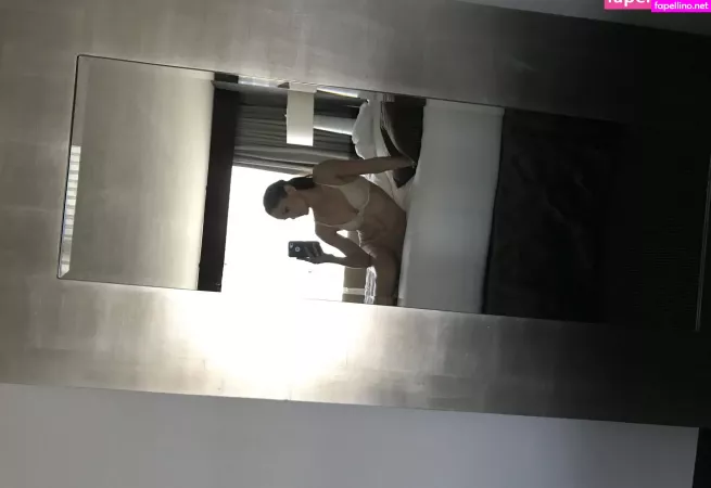 Sarah Wayne Callies OnlyFans Thumbnail #j1b15zxhhy