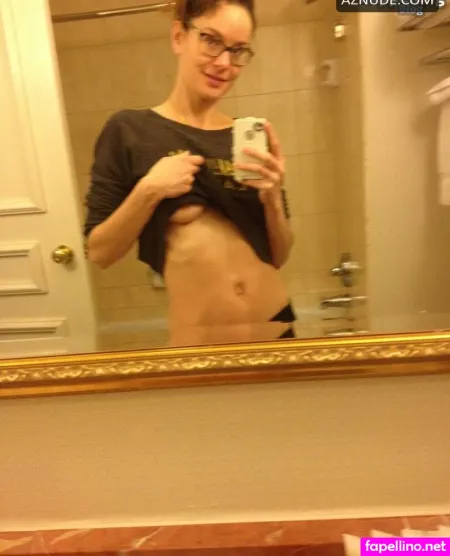 Sarah Wayne OnlyFans Thumbnail #2SwMtYNuUY