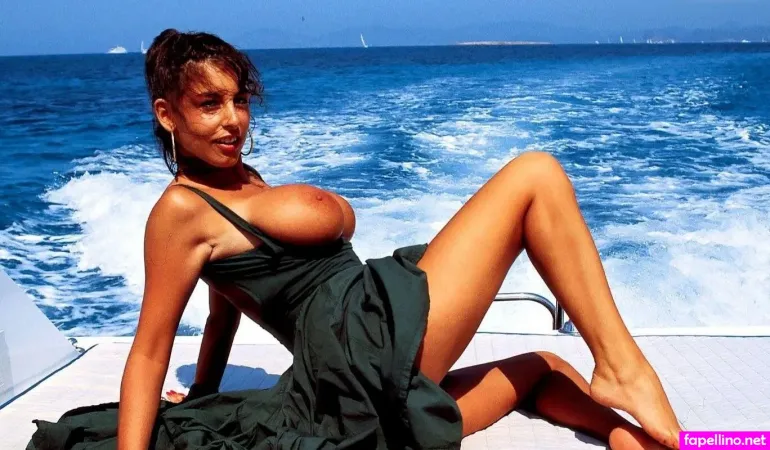 Sarah Young OnlyFans Thumbnail #KFAuqEVpxn