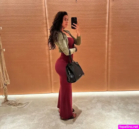 Sarahbood Main Profile Photo