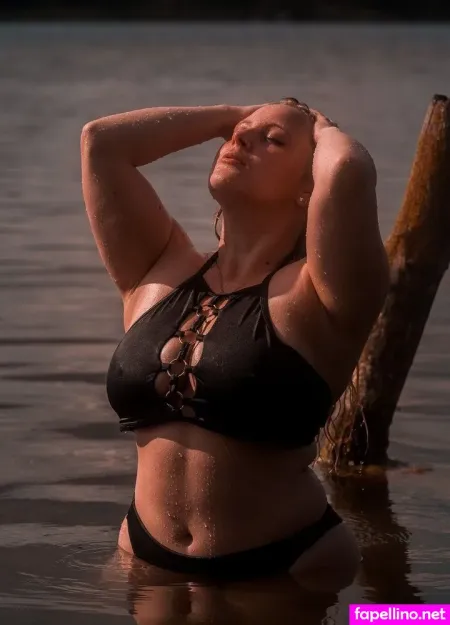 Sarahfahr9 OnlyFans Thumbnail #PDGQ7KXA8p
