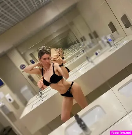 Sarahkenley OnlyFans Thumbnail #GqXch9dpyV