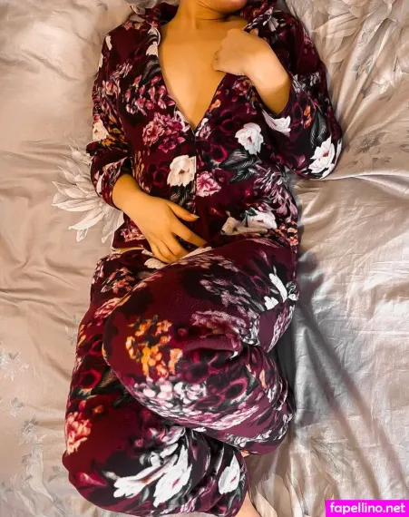 Sarahkinky OnlyFans Thumbnail #PhJgg7WAtB