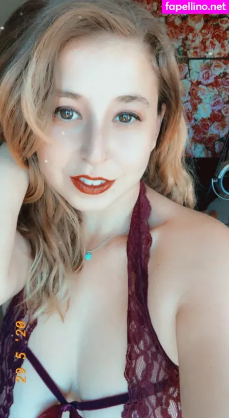 Sarahtheslutfree OnlyFans Thumbnail #zF7YwVp6Wm