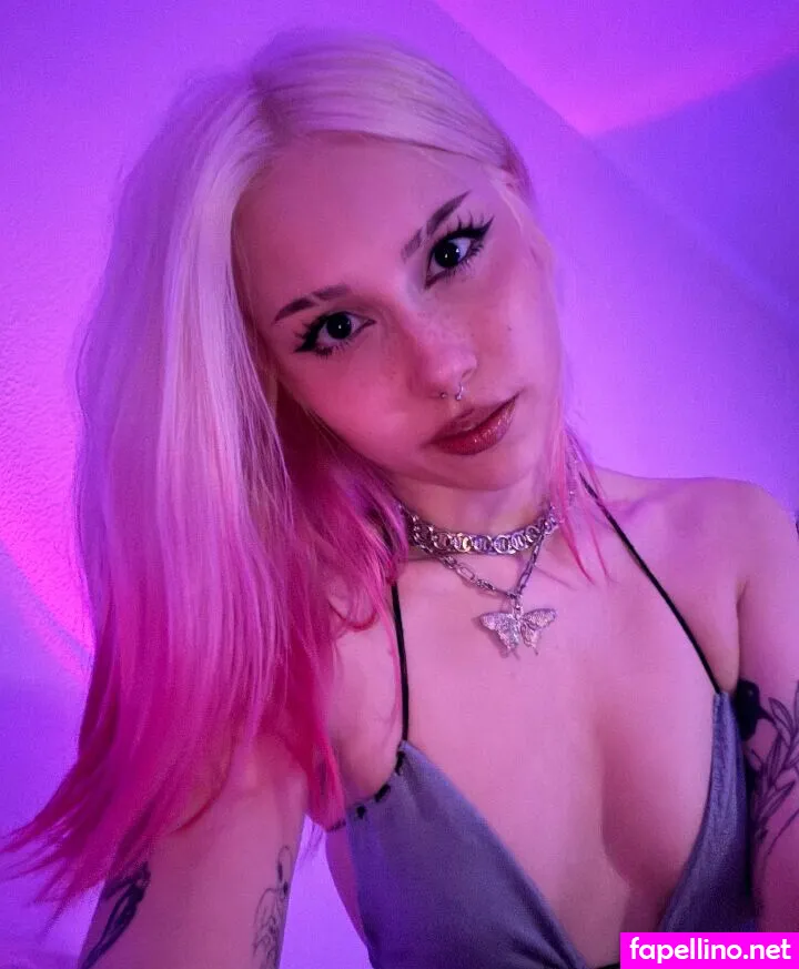 sarahtoninx9_ Nude Leaked OnlyFans Photo #7FDTCHfPyv