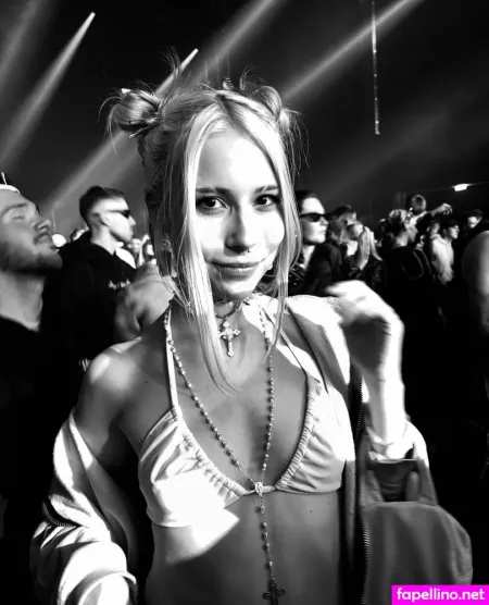 Sarahtoninx9 OnlyFans Thumbnail #ShmDlx789e