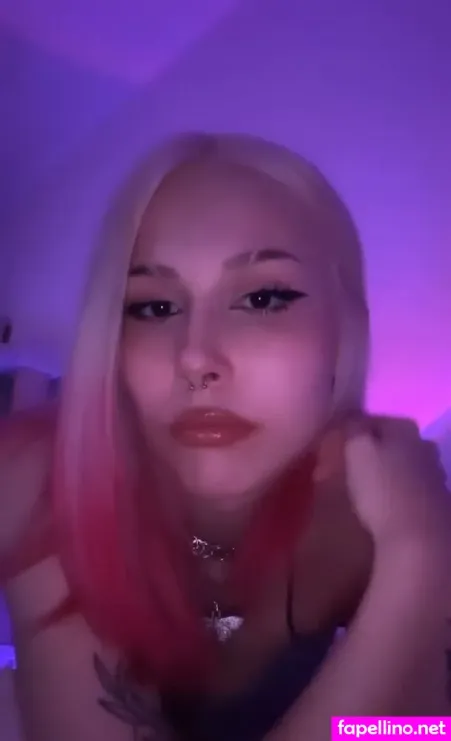 Sarahtoninx9 OnlyFans Thumbnail #l61VDinis5