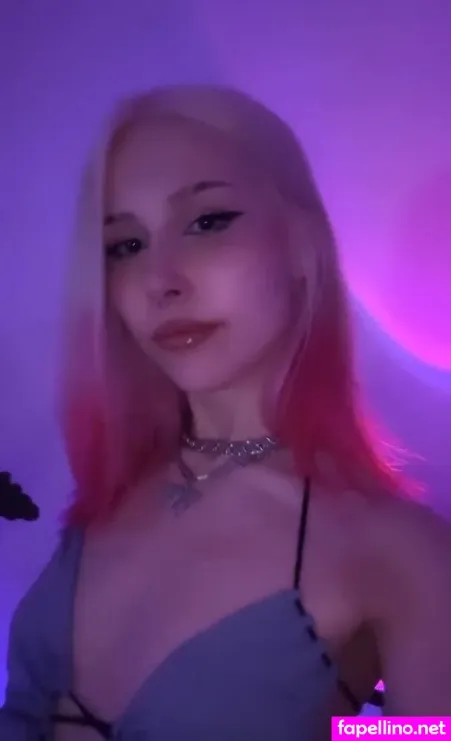 Sarahtoninx9 OnlyFans Thumbnail #rN1Xzbg0ep