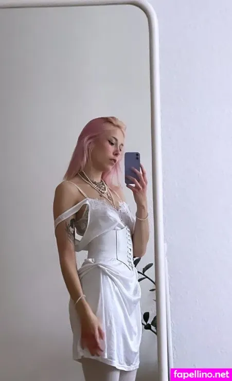 Sarahtoninx9 OnlyFans Thumbnail #sixLYdEN0x